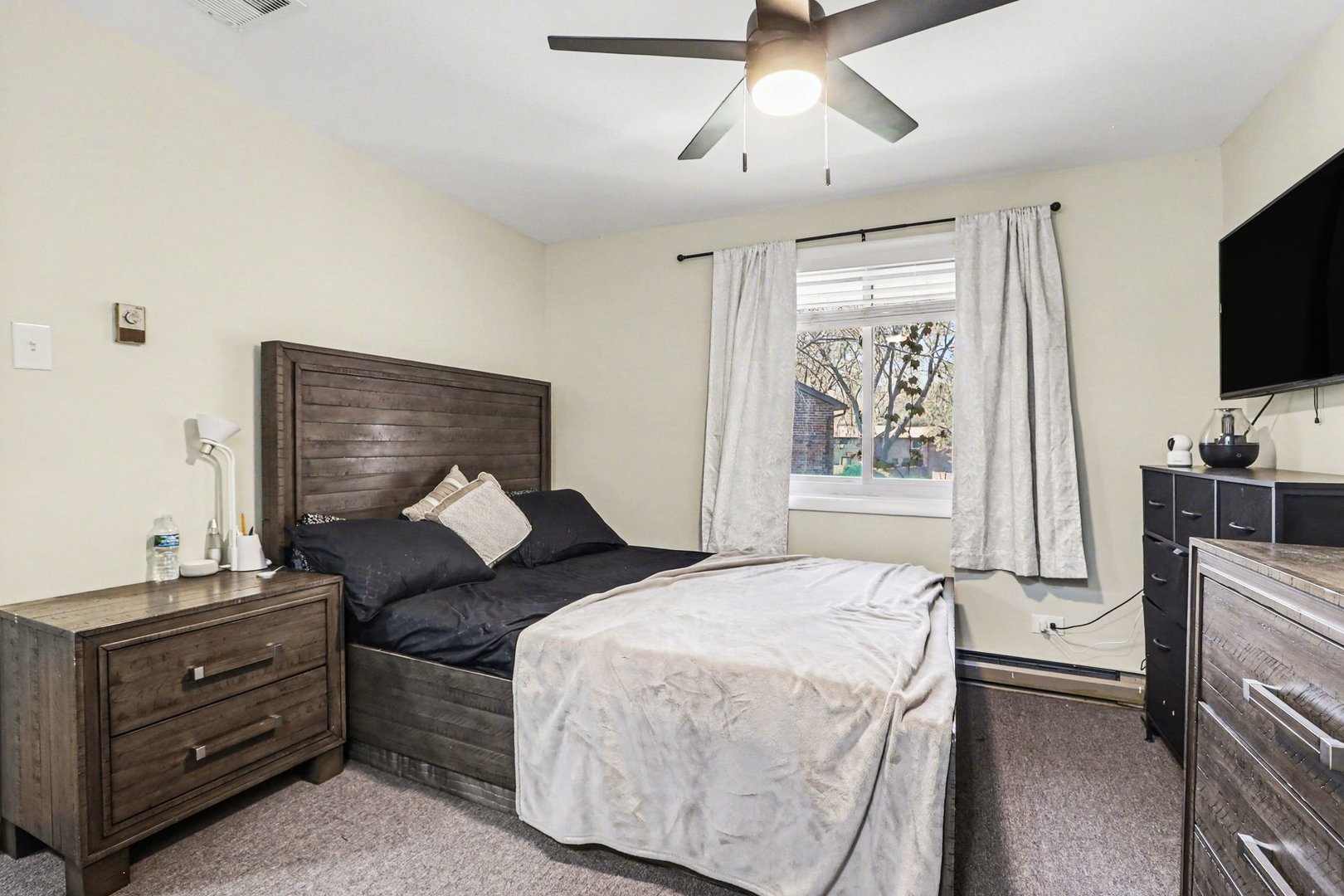 1S217 Stratford Lane, Villa Park, IL 60181