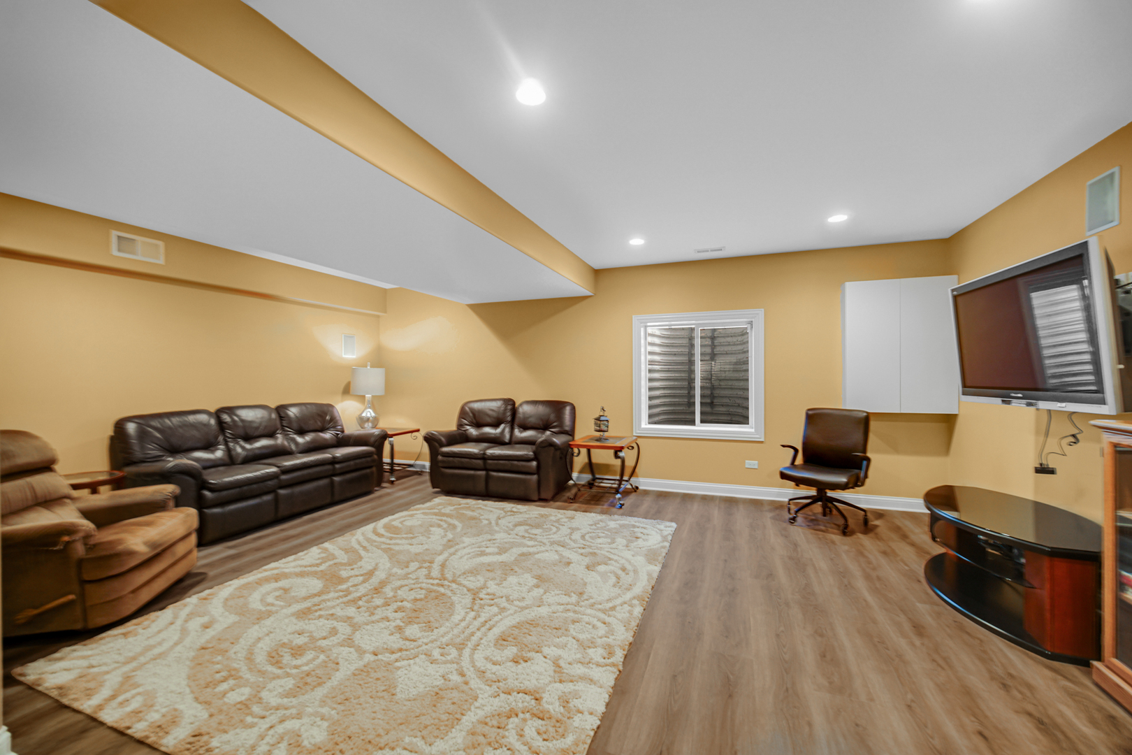 1139 Magnolia Road, Mundelein, IL 60060