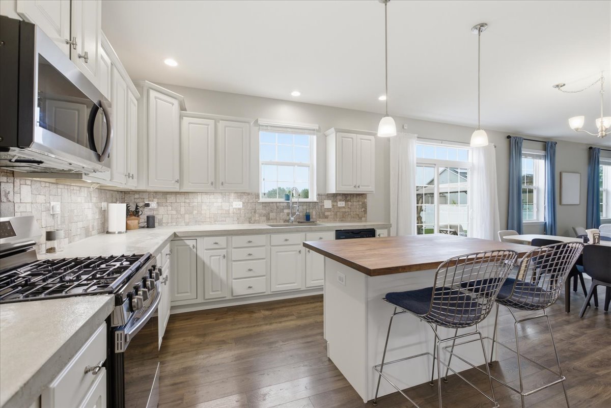 25609 W Cerena Circle, Plainfield, IL 60586