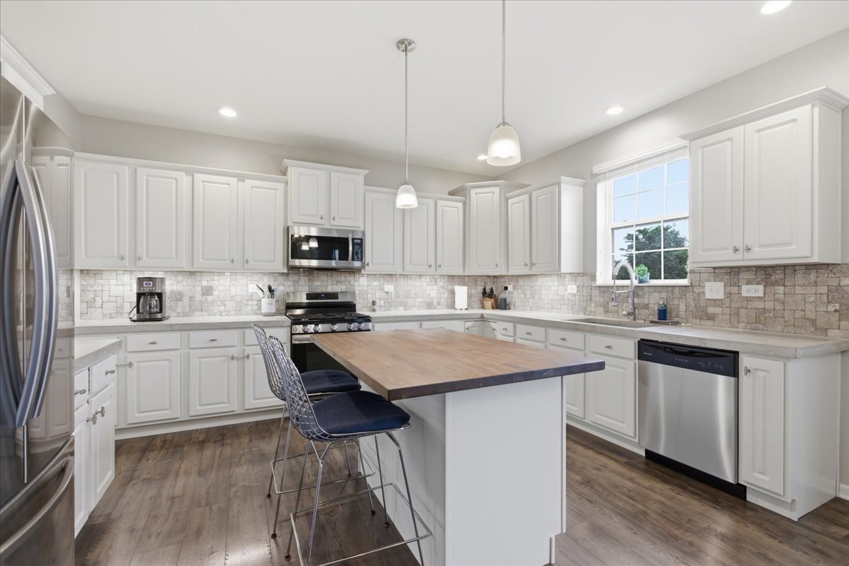 25609 W Cerena Circle, Plainfield, IL 60586