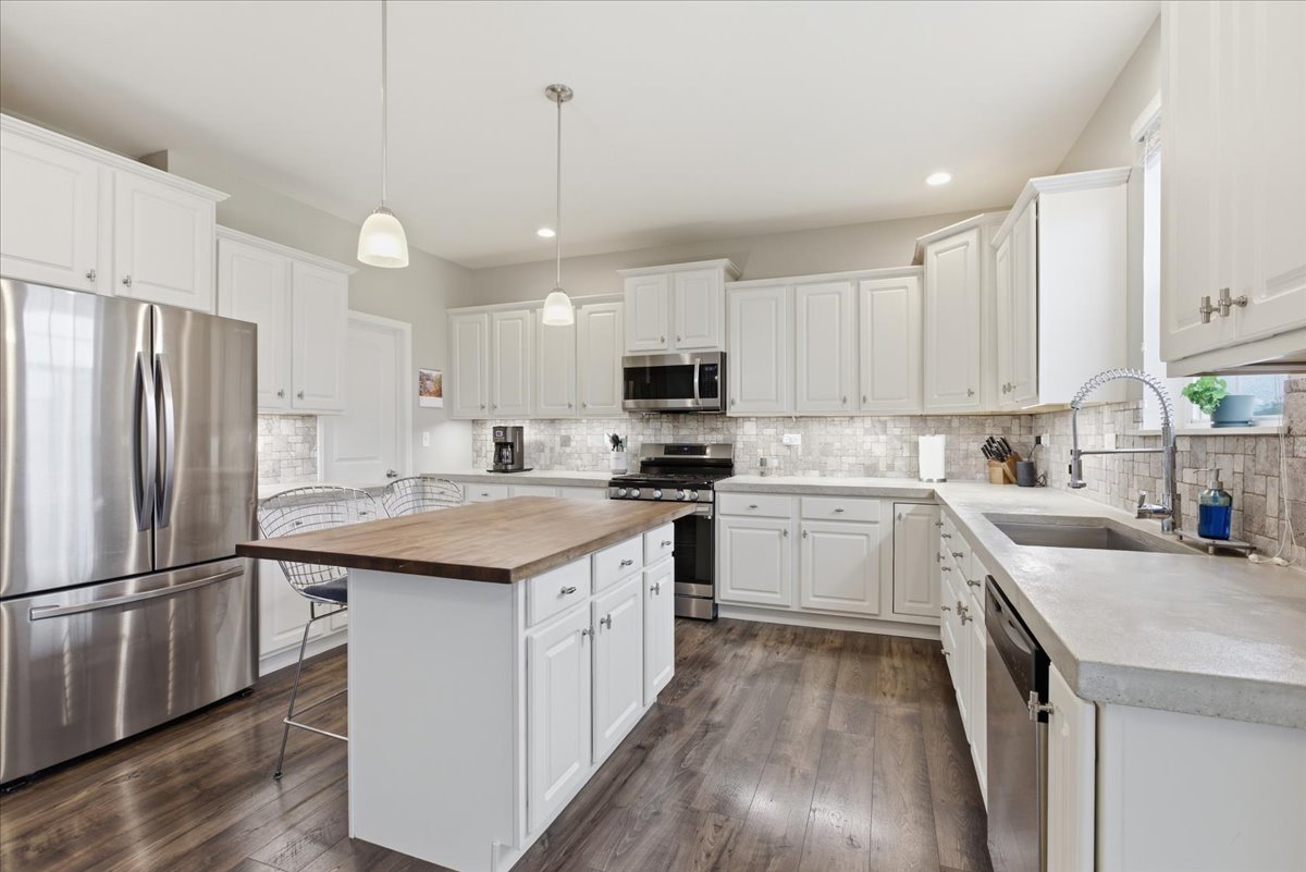 25609 W Cerena Circle, Plainfield, IL 60586