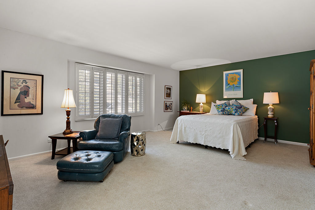 1751 Park Ridge Point, Park Ridge, IL 60068