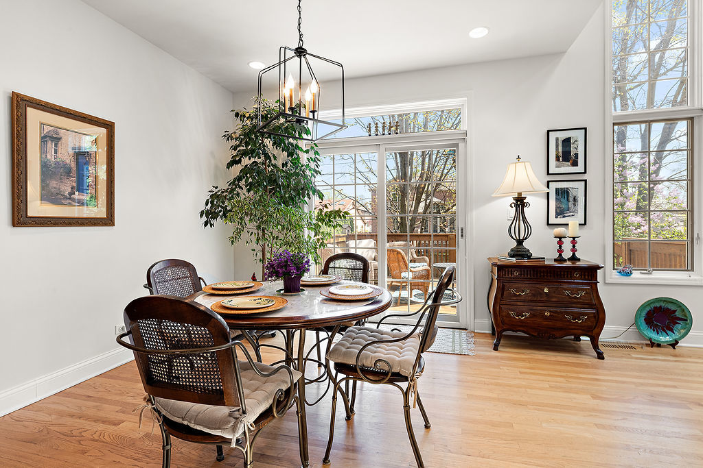 1751 Park Ridge Point, Park Ridge, IL 60068