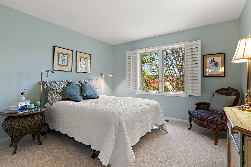 1751 Park Ridge Point, Park Ridge, IL 60068