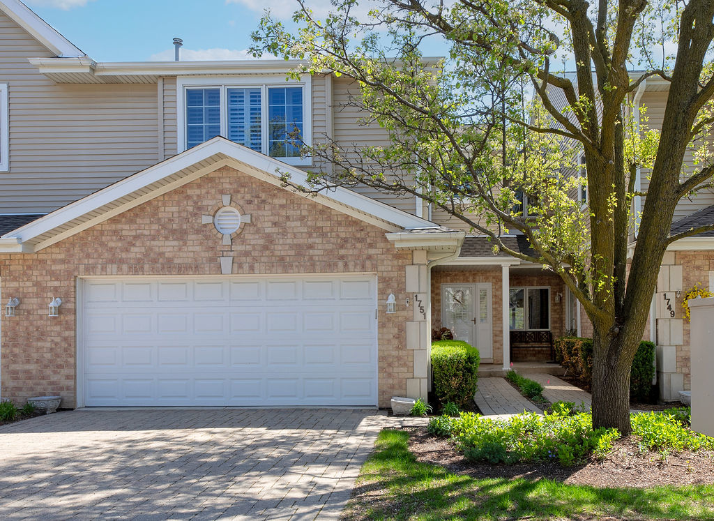 1751 Park Ridge Point, Park Ridge, IL 60068