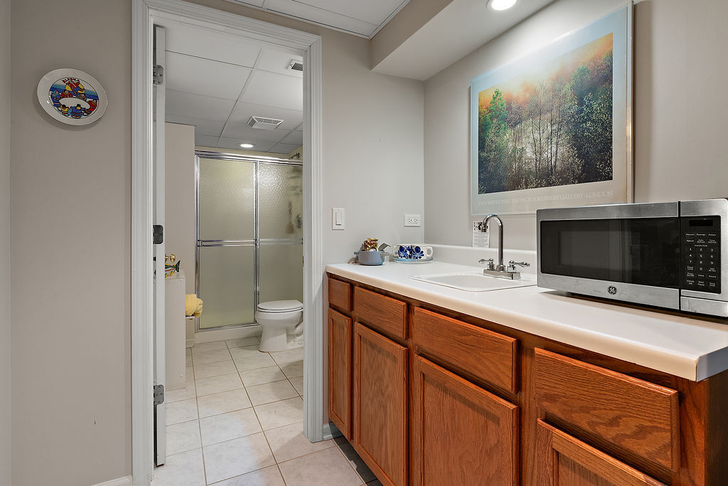 1751 Park Ridge Point, Park Ridge, IL 60068