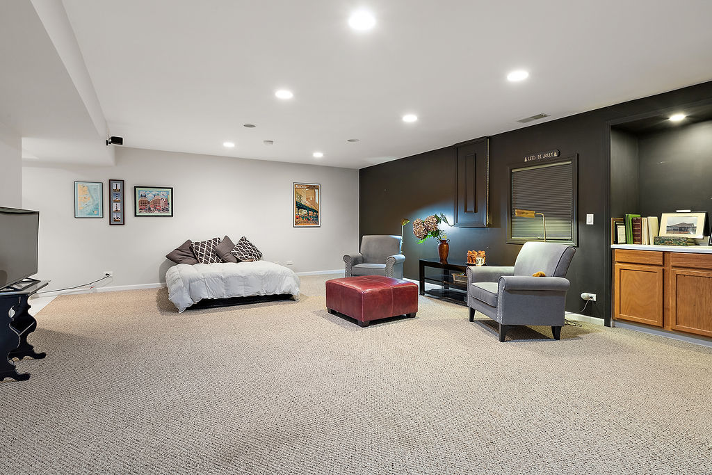 1751 Park Ridge Point, Park Ridge, IL 60068