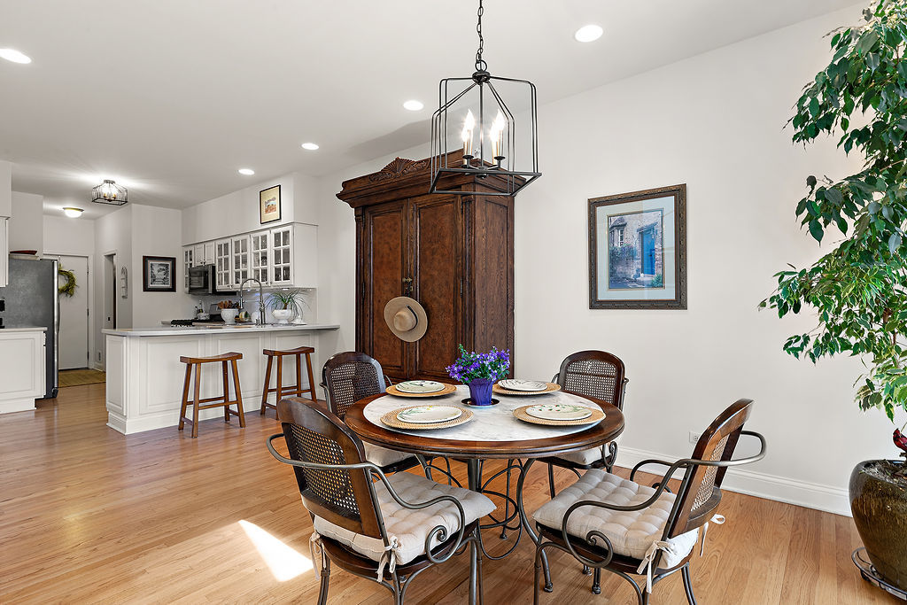 1751 Park Ridge Point, Park Ridge, IL 60068