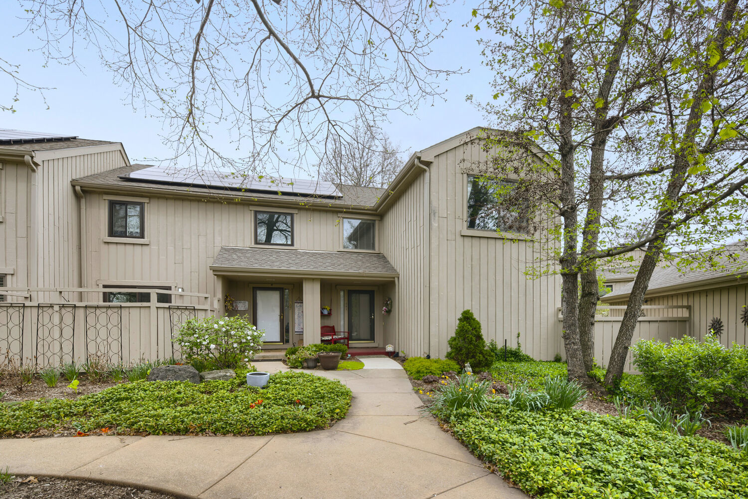 561 Old Barn Road, Lake Barrington, IL 60010