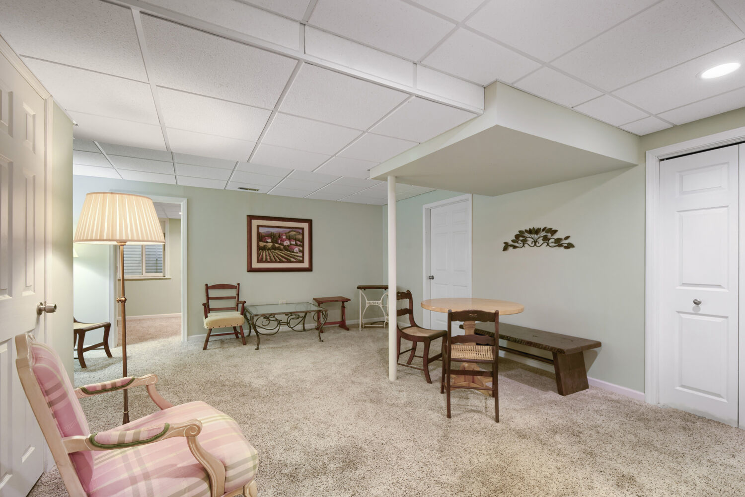 561 Old Barn Road, Lake Barrington, IL 60010