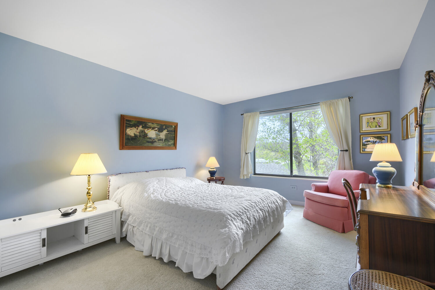 561 Old Barn Road, Lake Barrington, IL 60010