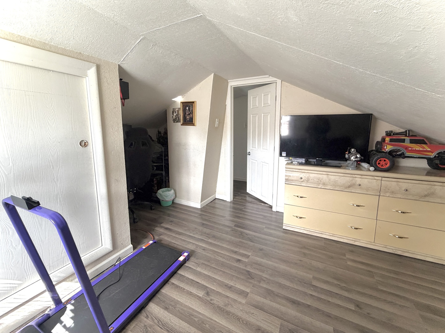 817 Cochrane Avenue, Joliet, IL 60436