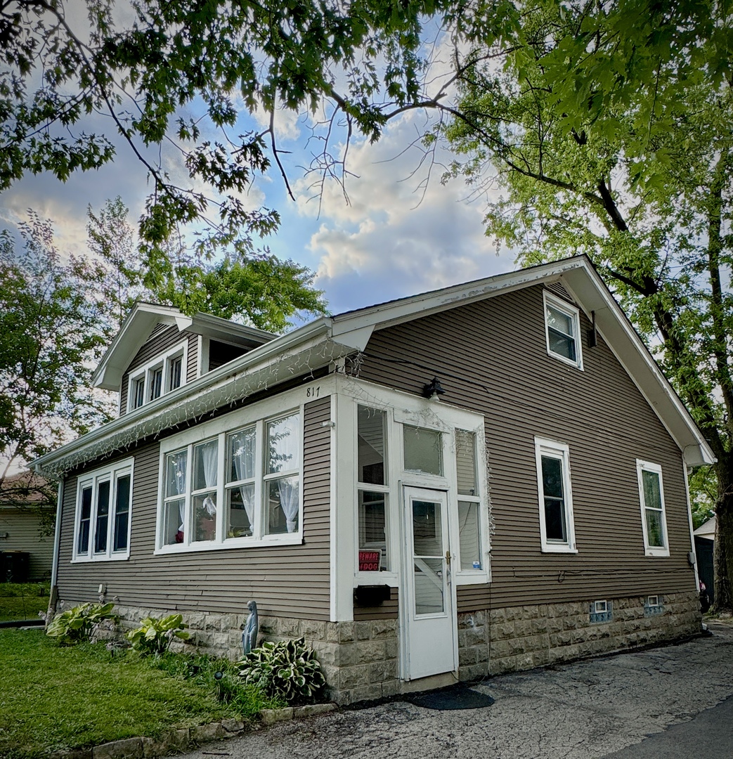 817 Cochrane Avenue, Joliet, IL 60436