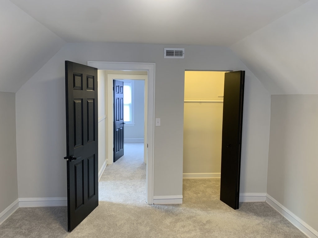 13819 S State Street, Riverdale, IL 60827