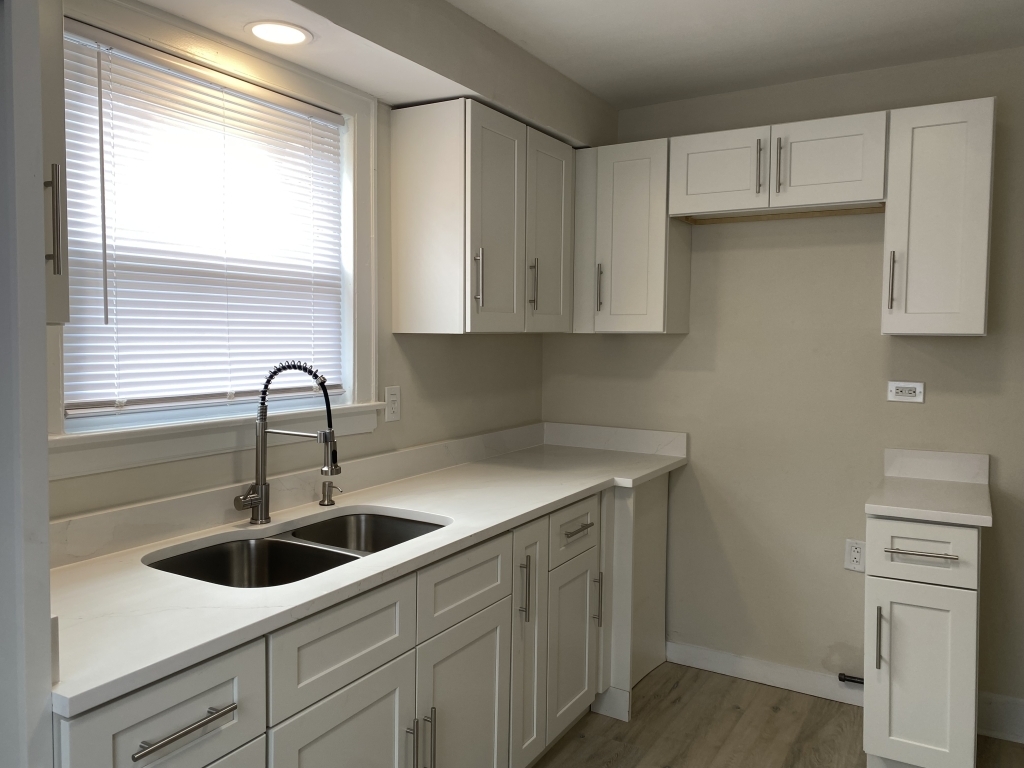 13819 S State Street, Riverdale, IL 60827