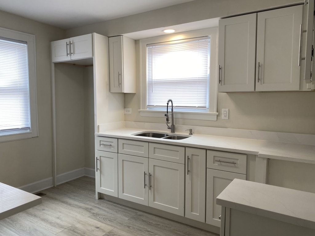 13819 S State Street, Riverdale, IL 60827