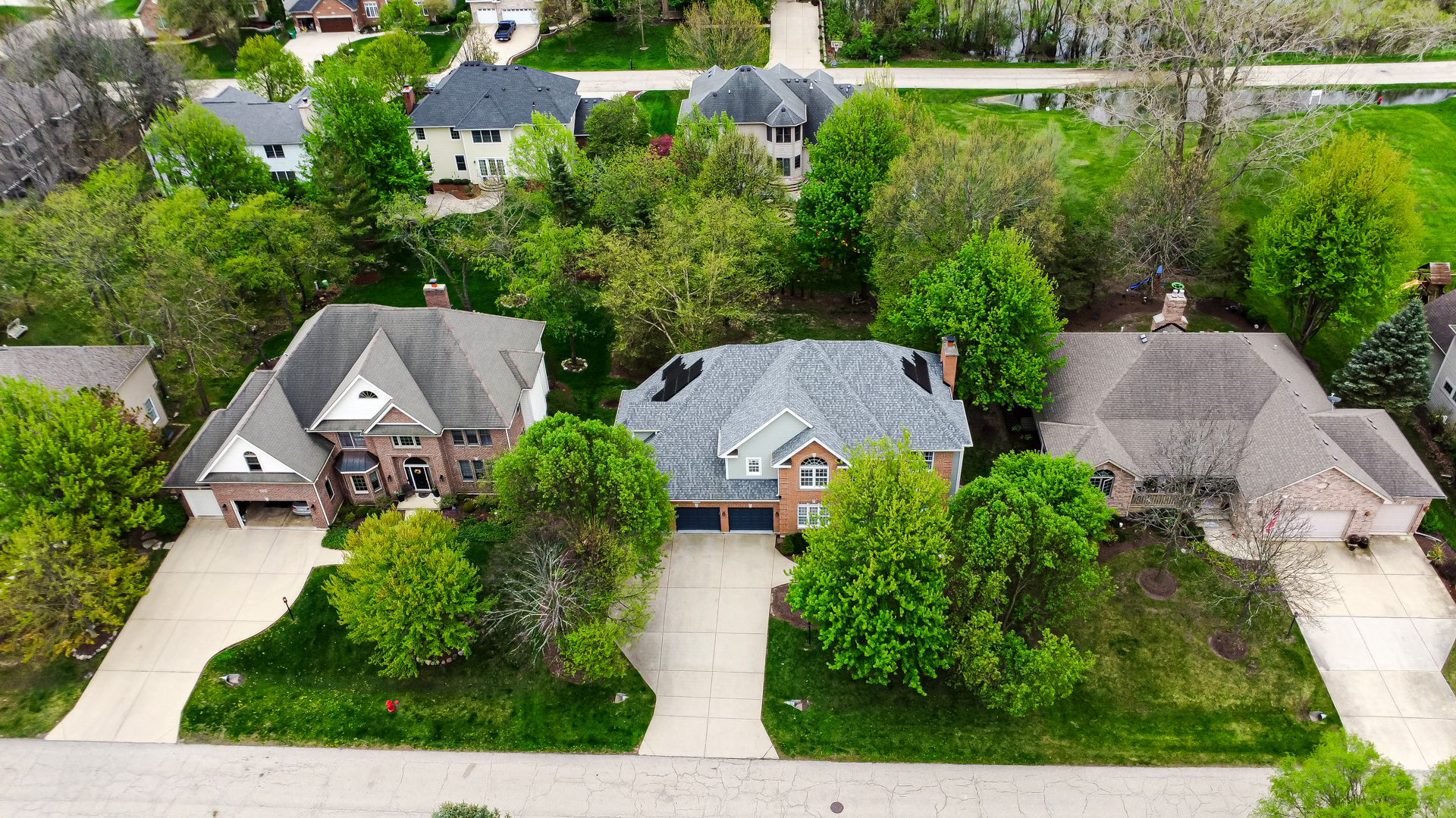 8709 Shade Tree Circle, Lakewood, IL 60014