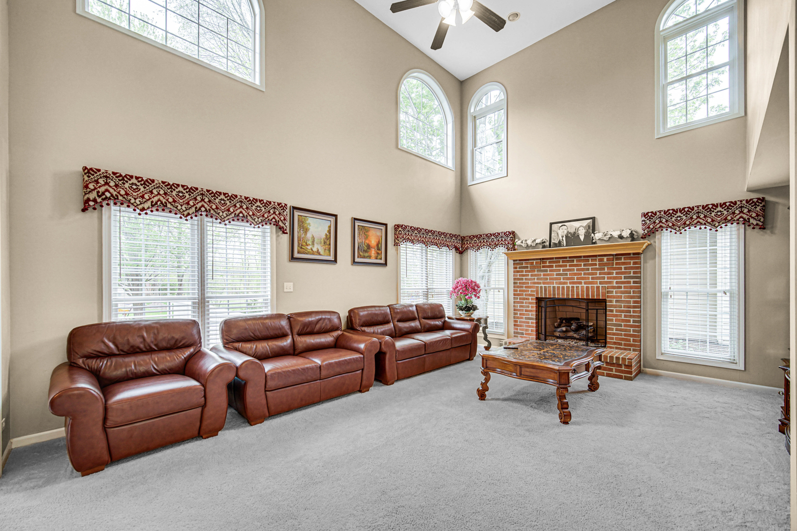 8709 Shade Tree Circle, Lakewood, IL 60014
