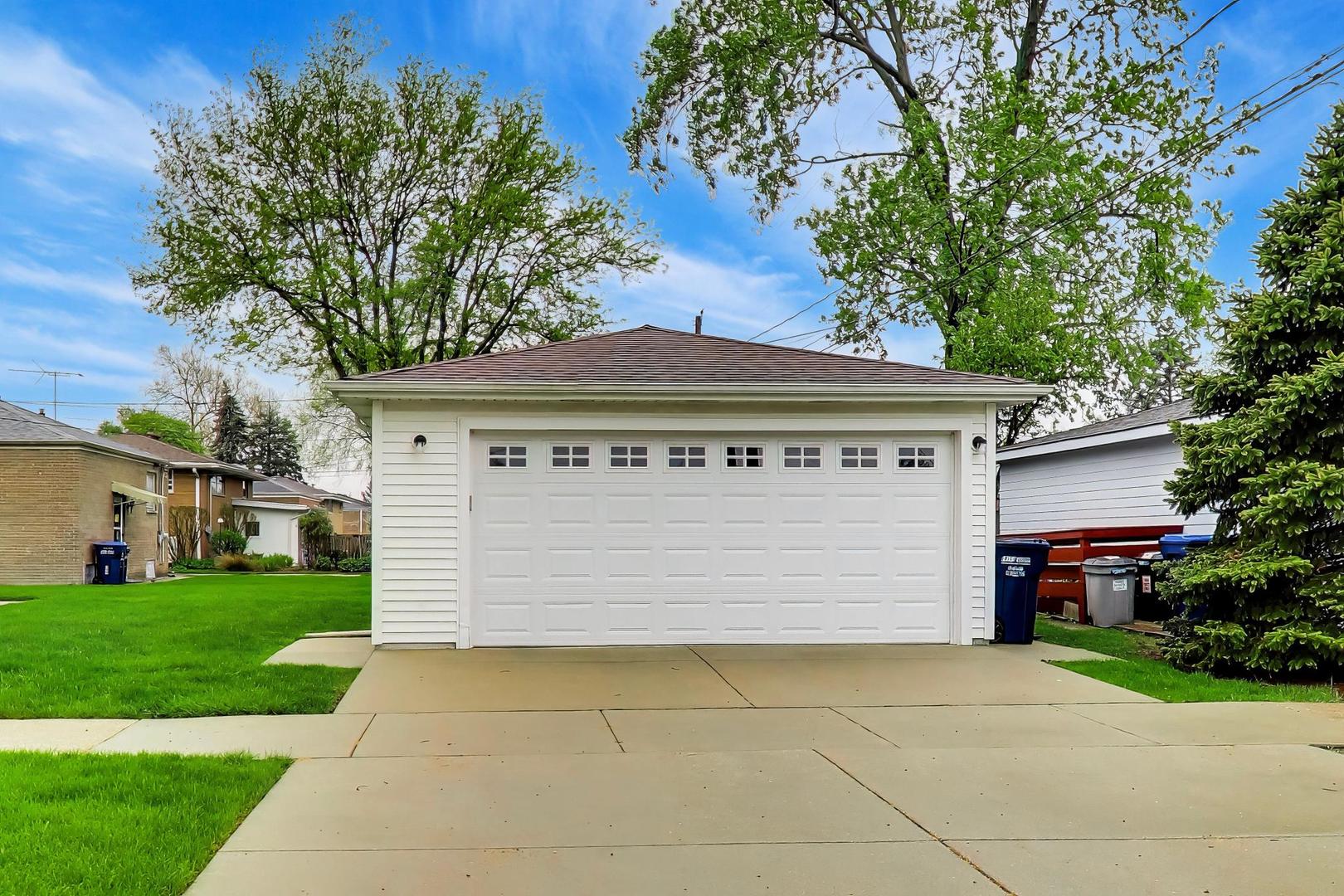 346 Kemman Avenue, La Grange Park, IL 60526
