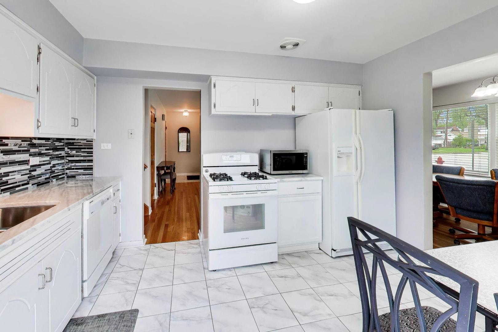 346 Kemman Avenue, La Grange Park, IL 60526