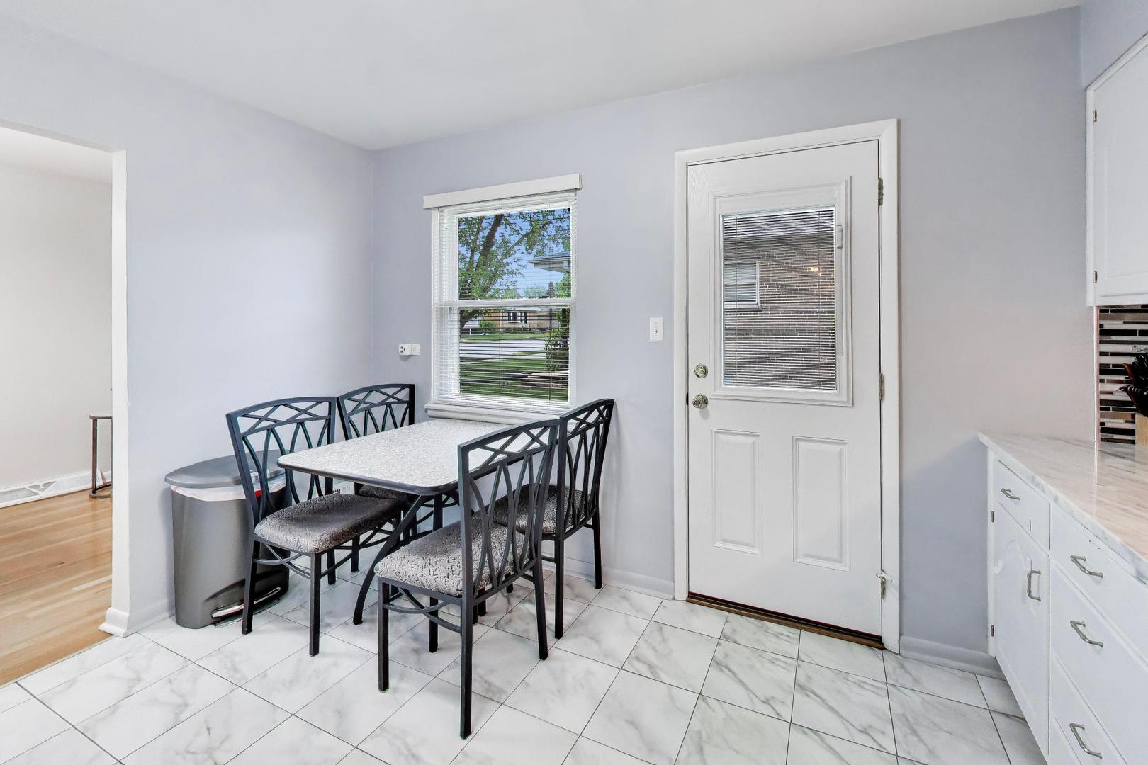 346 Kemman Avenue, La Grange Park, IL 60526