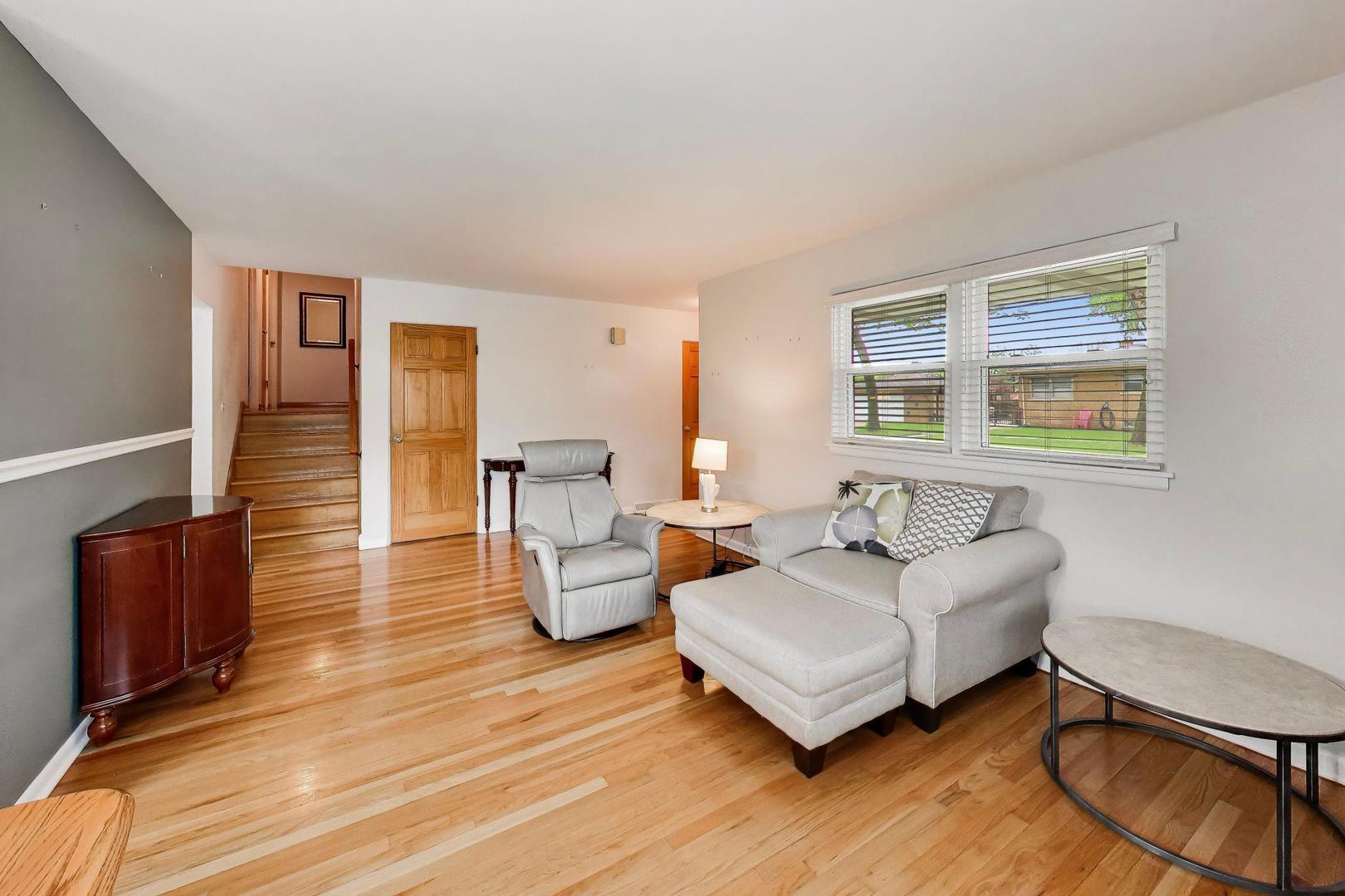 346 Kemman Avenue, La Grange Park, IL 60526