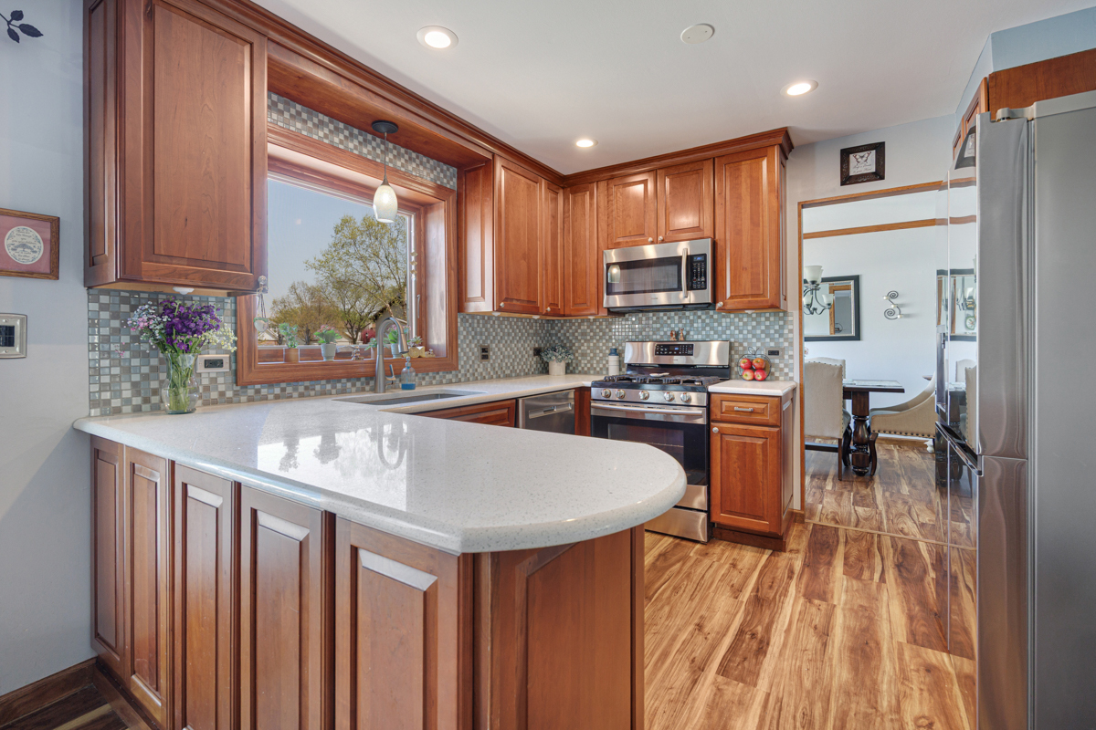 865 Debra Lane, Elk Grove Village, IL 60007