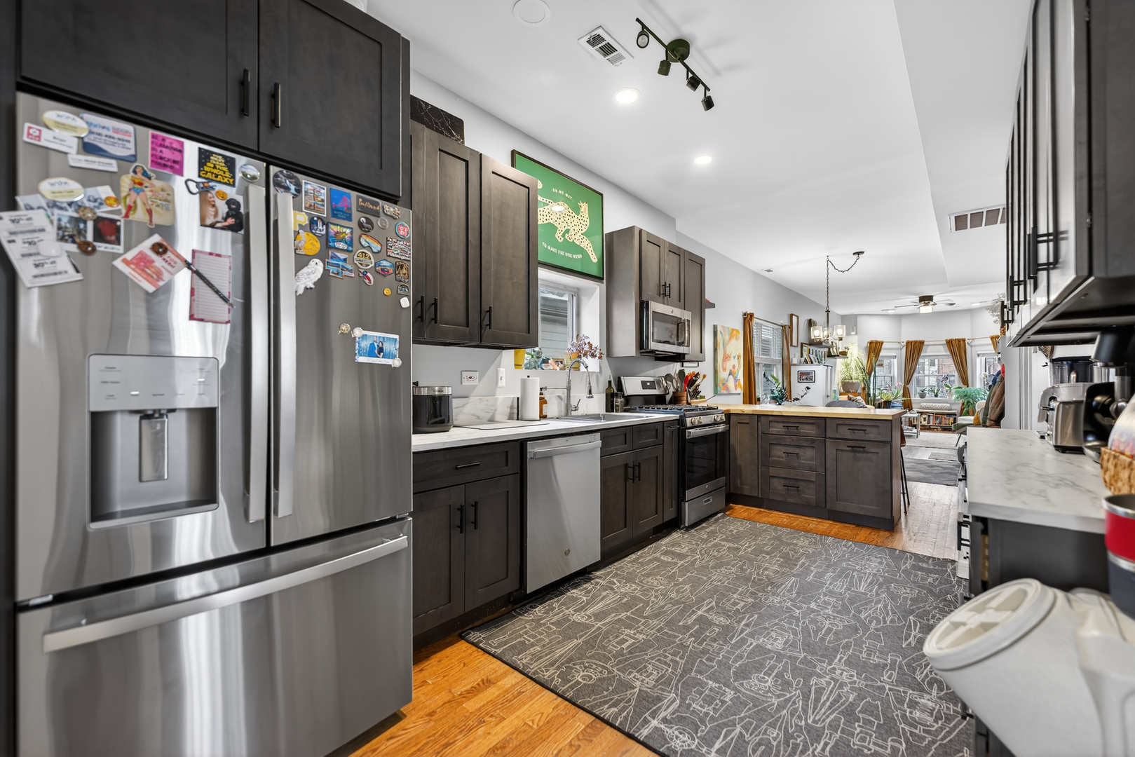 3115 N Oakley Avenue, Chicago, IL 60618