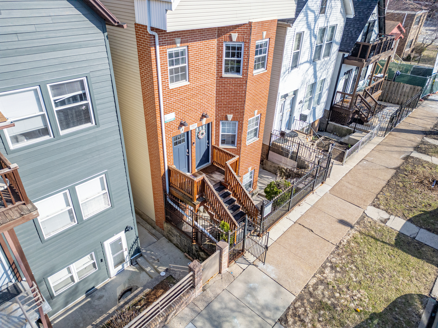 3115 N Oakley Avenue, Chicago, IL 60618