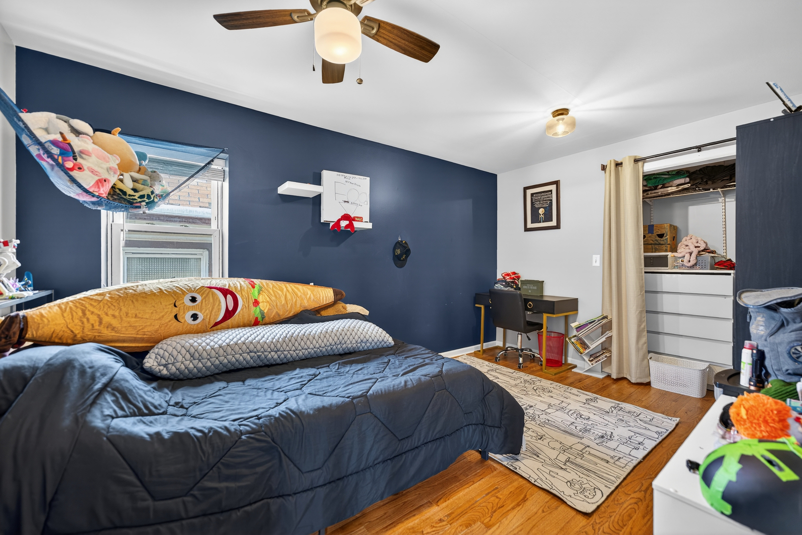 3115 N Oakley Avenue, Chicago, IL 60618