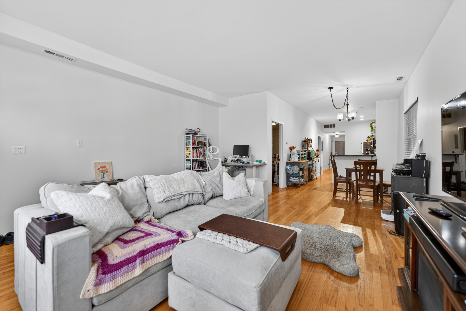 3115 N Oakley Avenue, Chicago, IL 60618