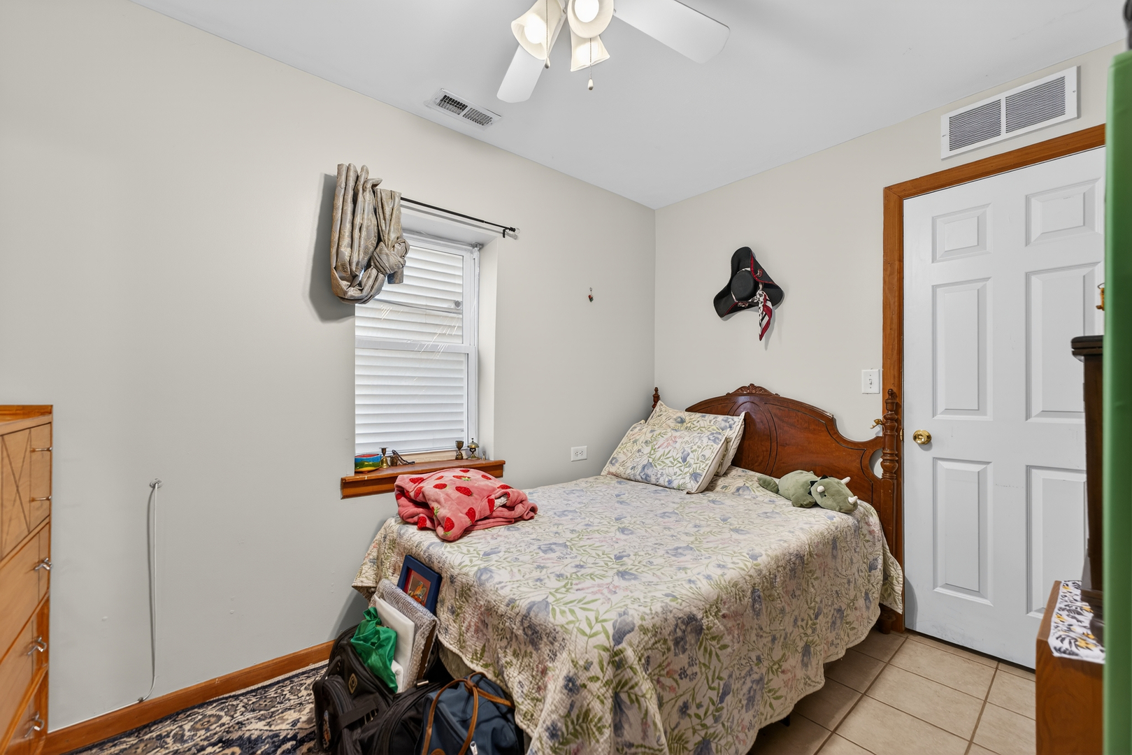 3115 N Oakley Avenue, Chicago, IL 60618