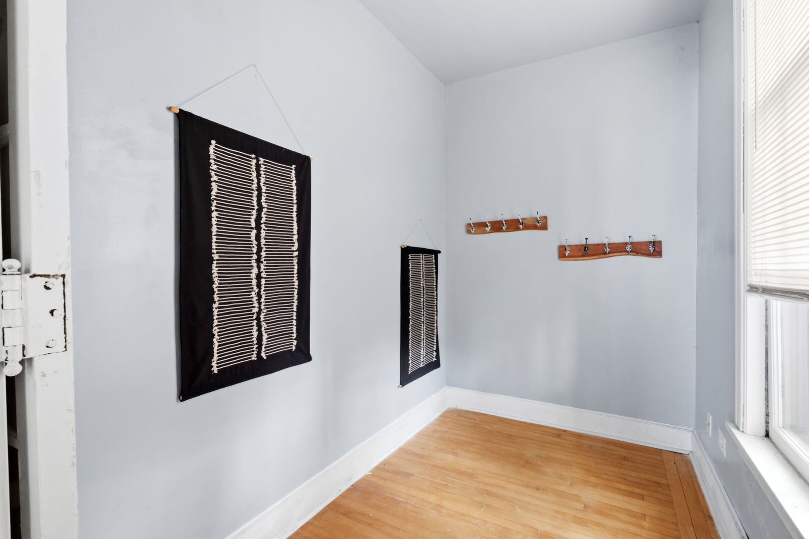 212 S 4th Street, Aurora, IL 60505