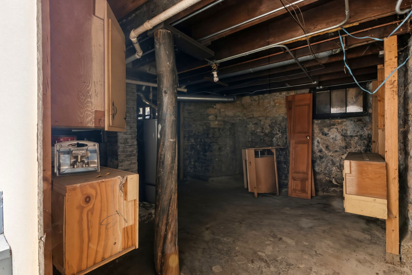 212 S 4th Street, Aurora, IL 60505