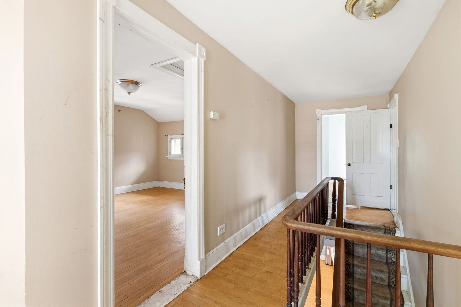 212 S 4th Street, Aurora, IL 60505