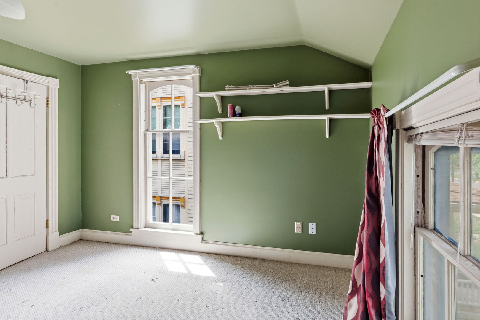 212 S 4th Street, Aurora, IL 60505