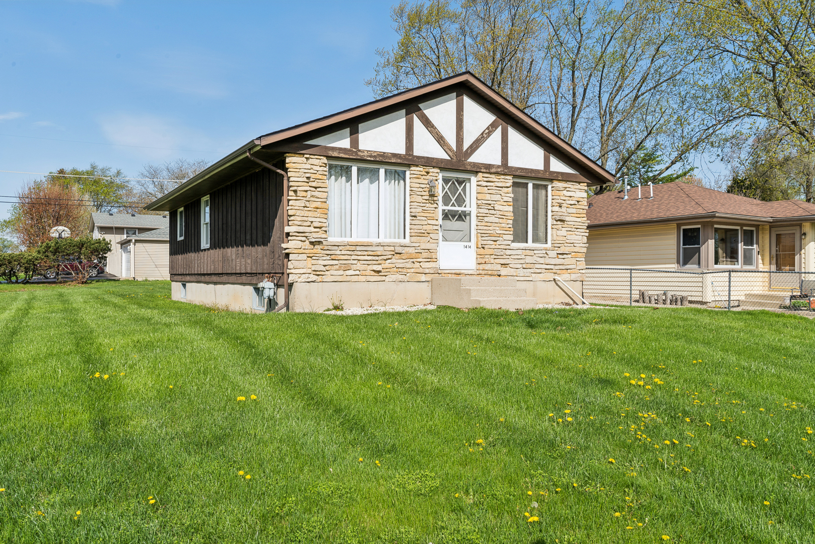 Round Lake Beach, IL 60073