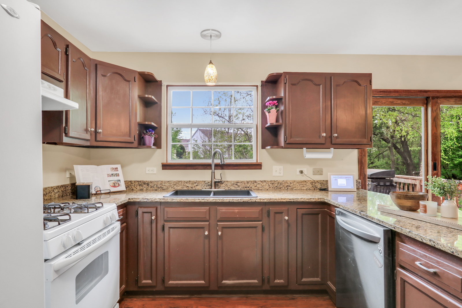 34782 N Oakside Avenue, Ingleside, IL 60041