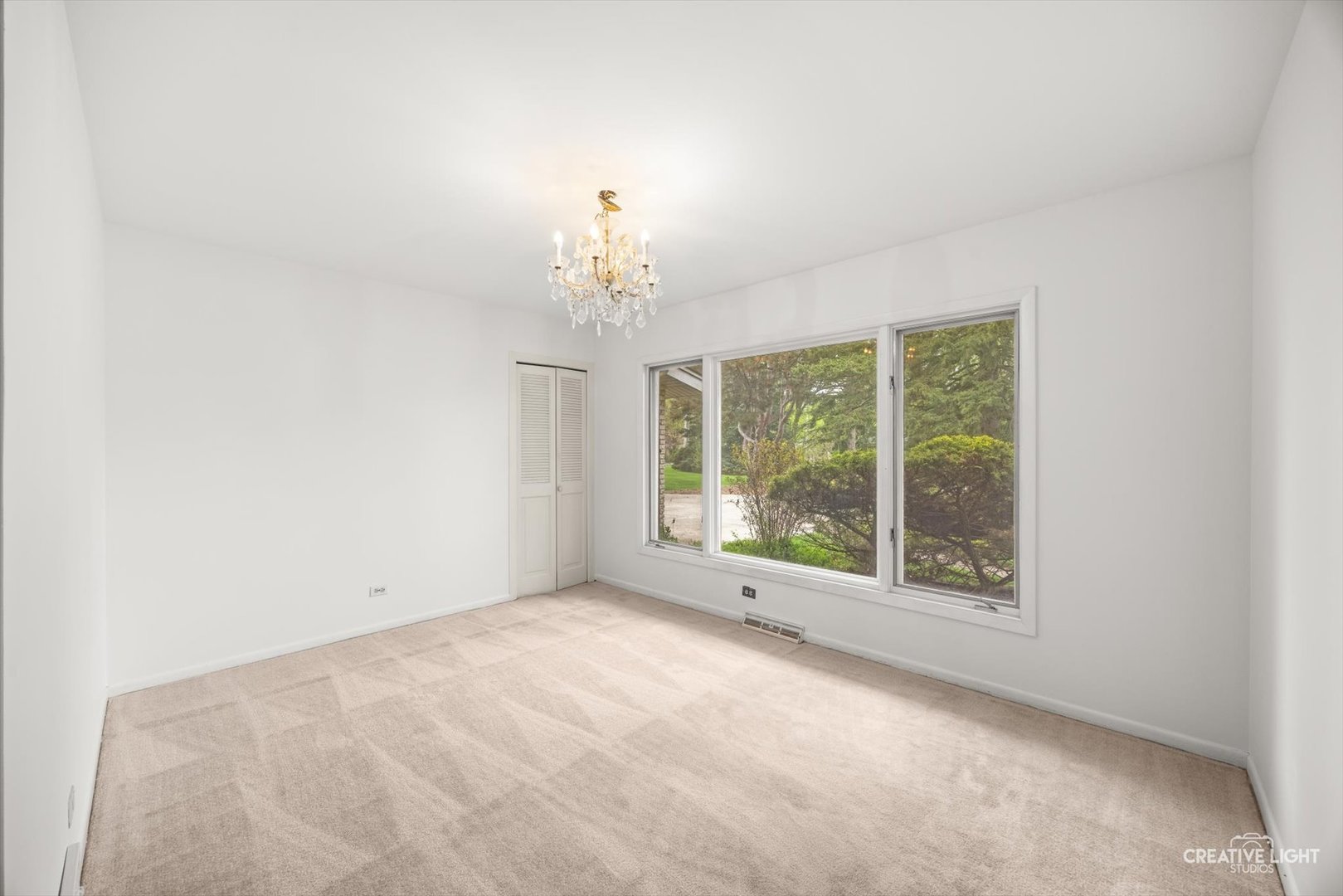 305 S Lambert Road, Glen Ellyn, IL 60137