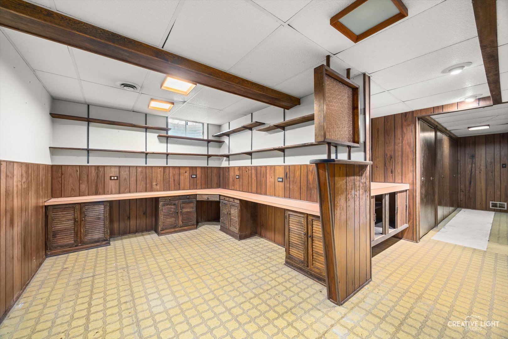 305 S Lambert Road, Glen Ellyn, IL 60137