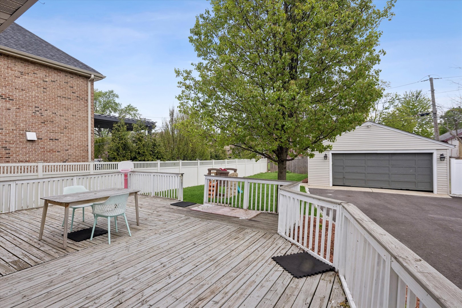 291 N Maple Avenue, Elmhurst, IL 60126