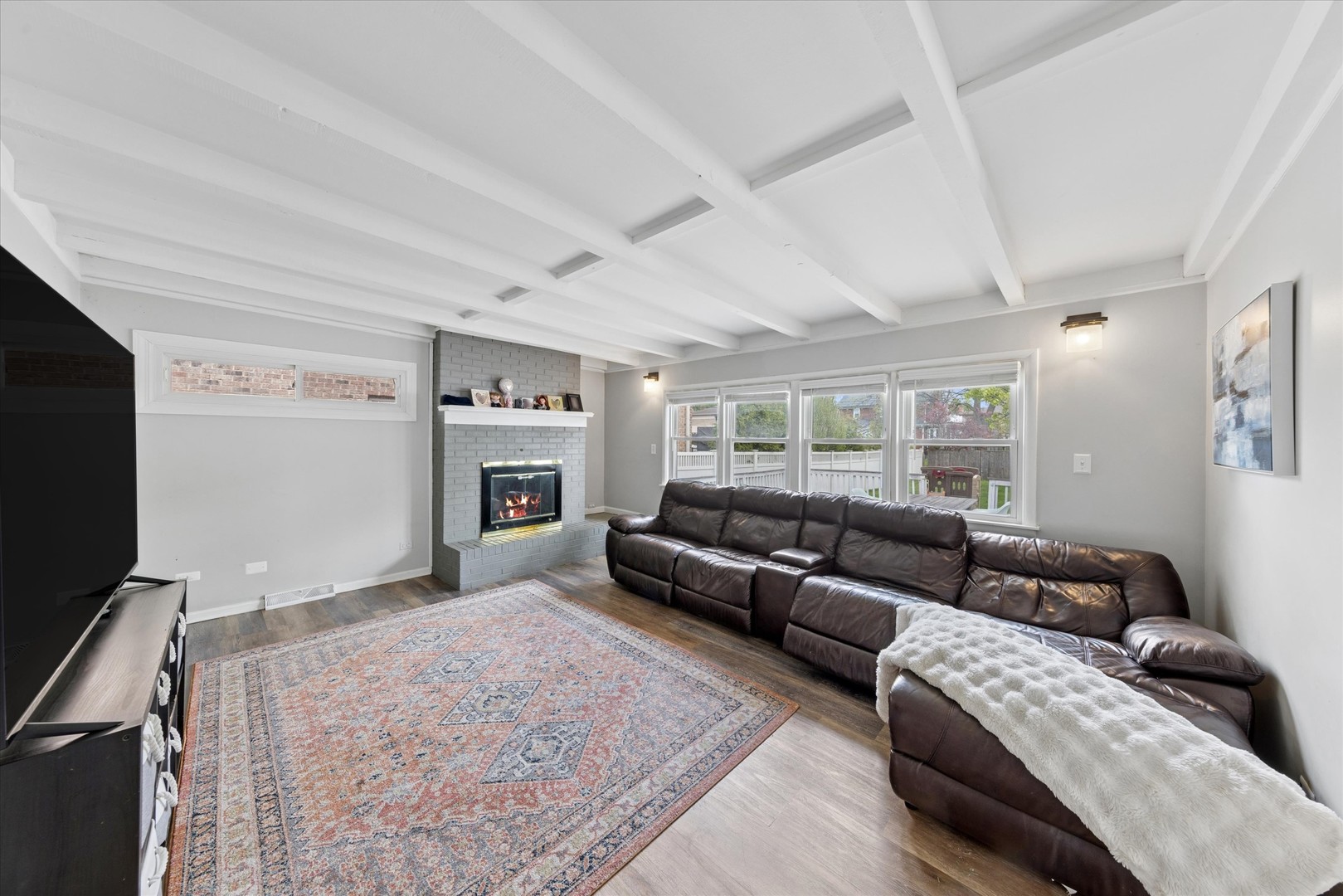 291 N Maple Avenue, Elmhurst, IL 60126