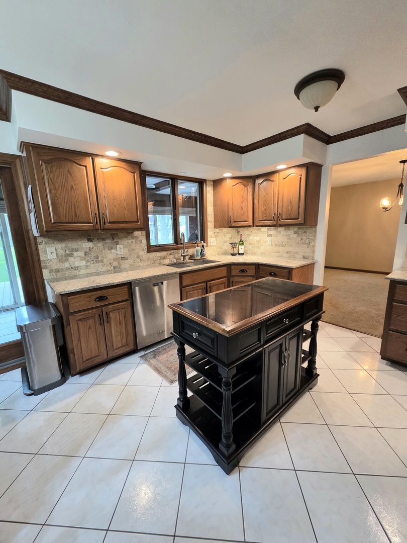 20715 Thomas Drive, Lockport, IL 60441