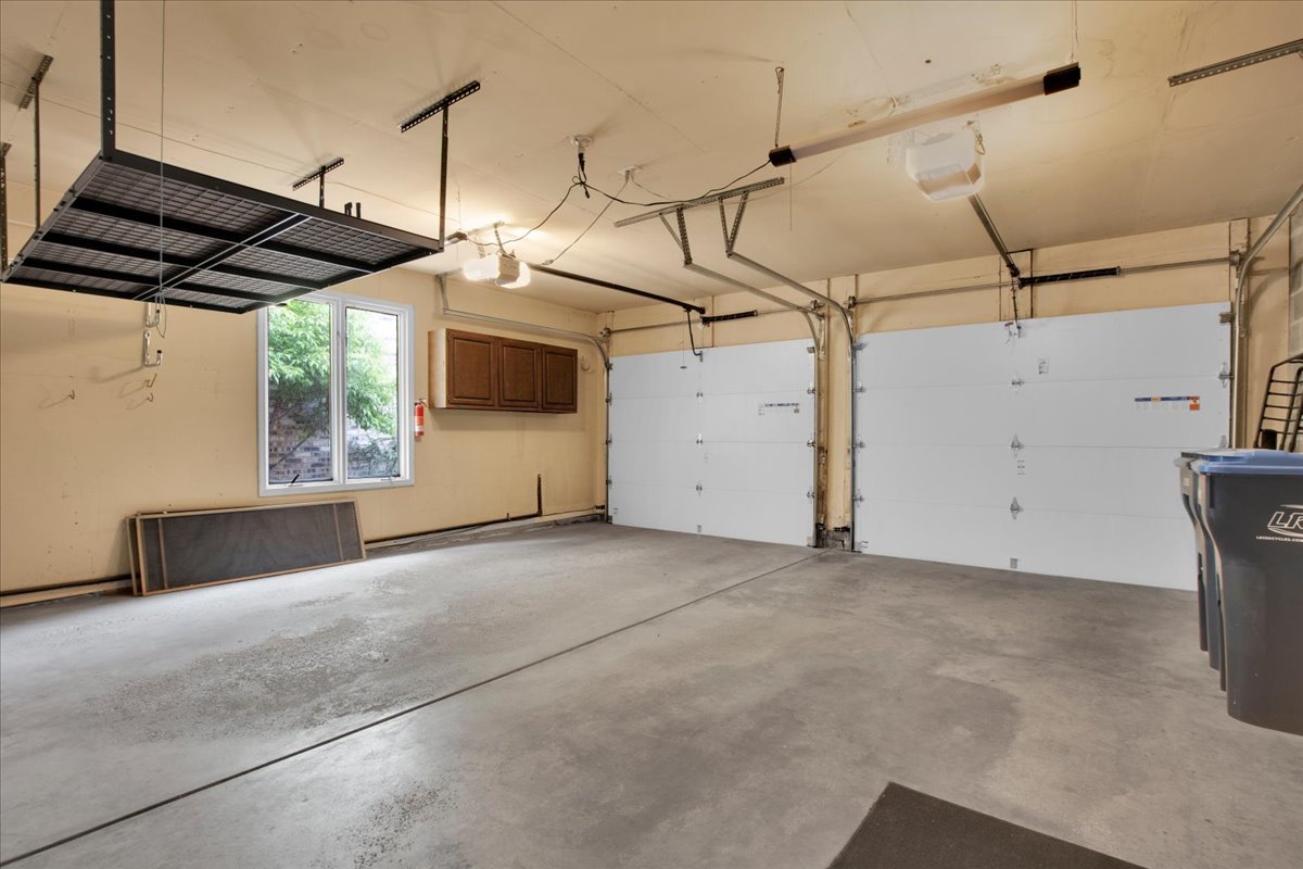 7 The Court Of Island Point, Northbrook, IL 60062