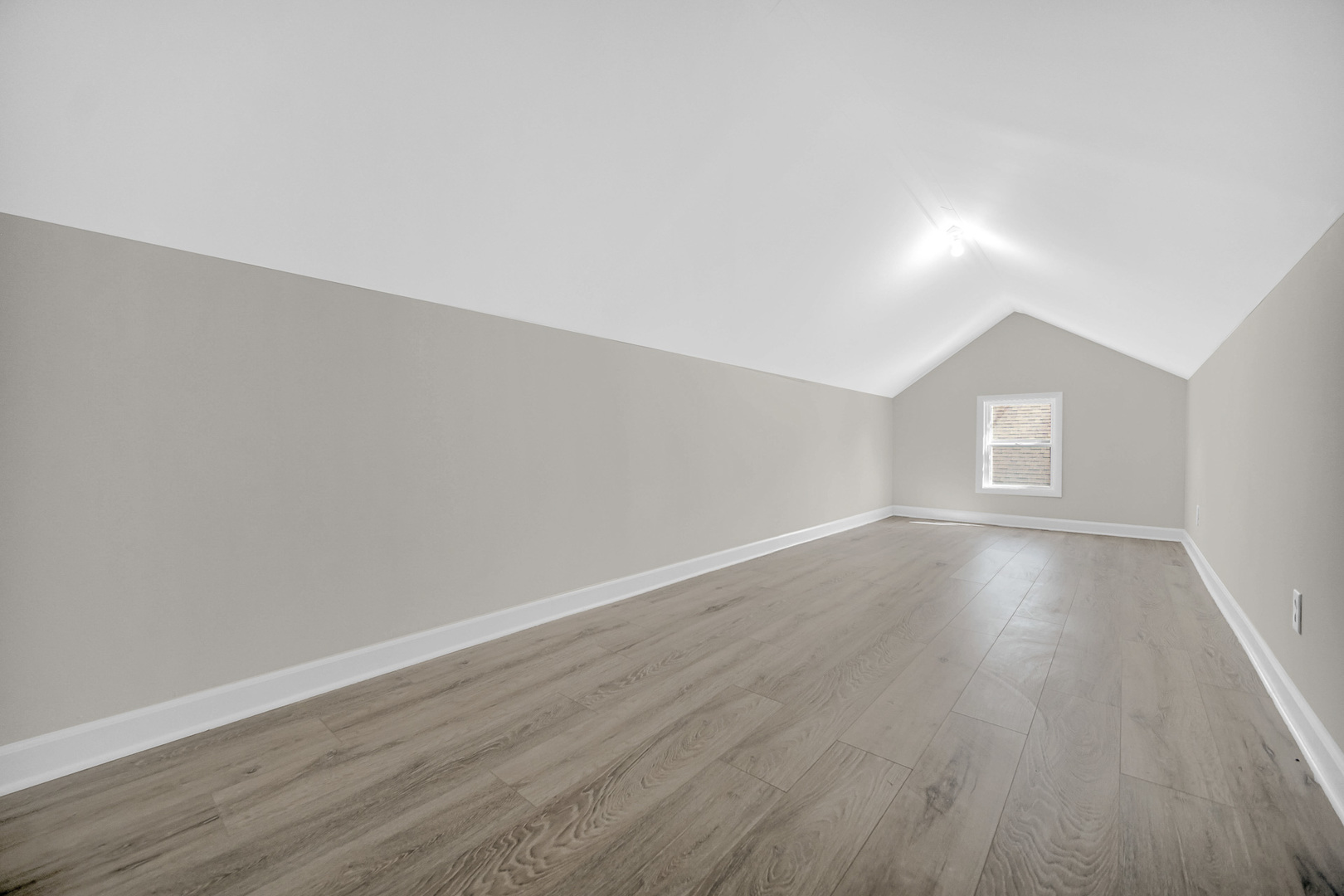 211 Independence Avenue, Joliet, IL 60433