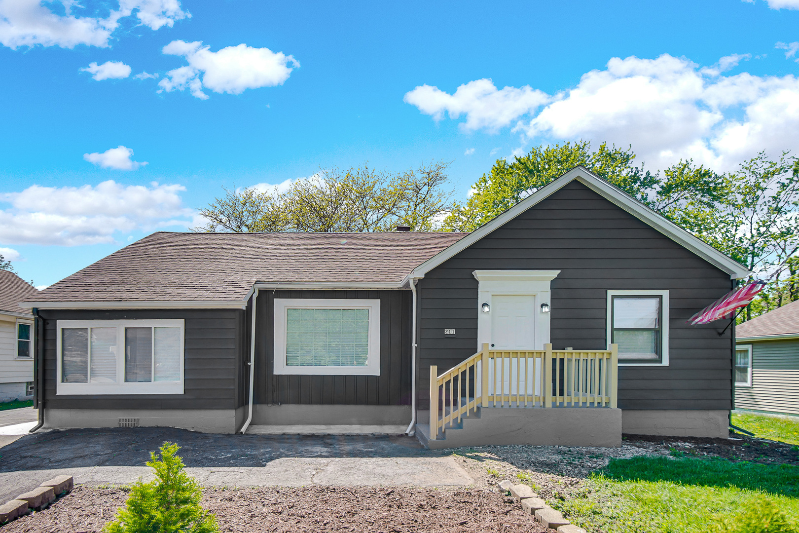 211 Independence Avenue, Joliet, IL 60433