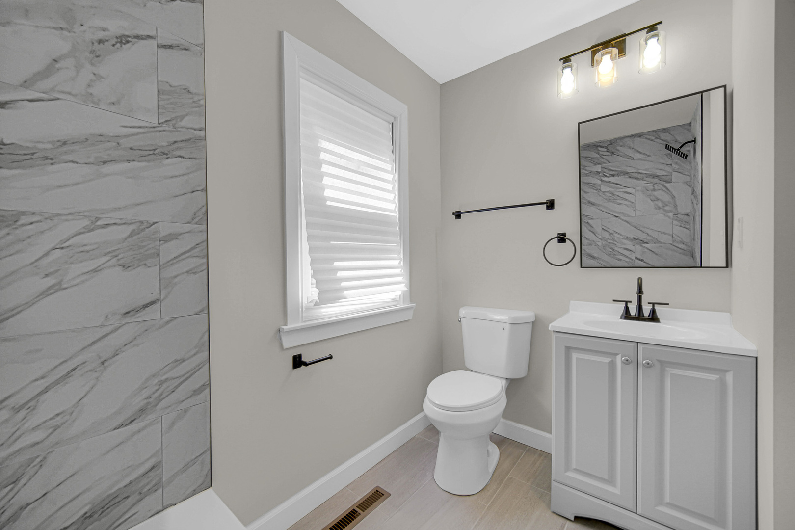 211 Independence Avenue, Joliet, IL 60433