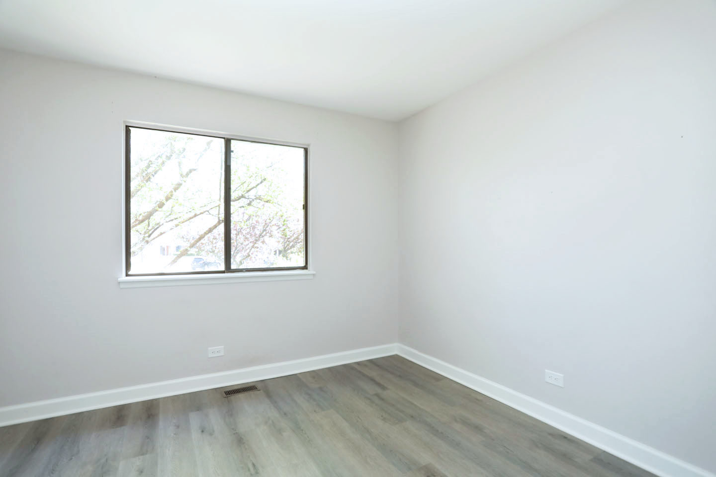 Schaumburg, IL 60193