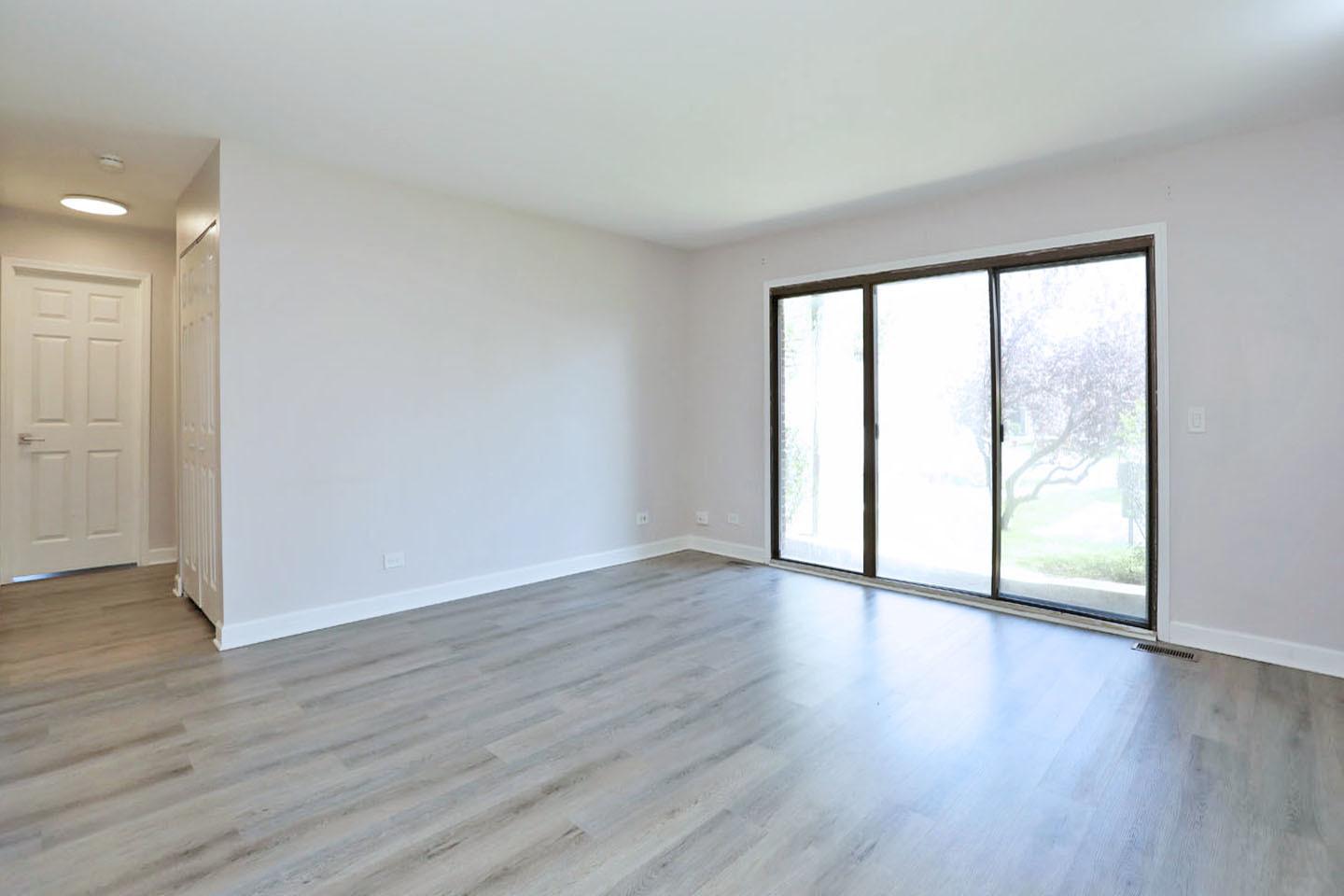 Schaumburg, IL 60193