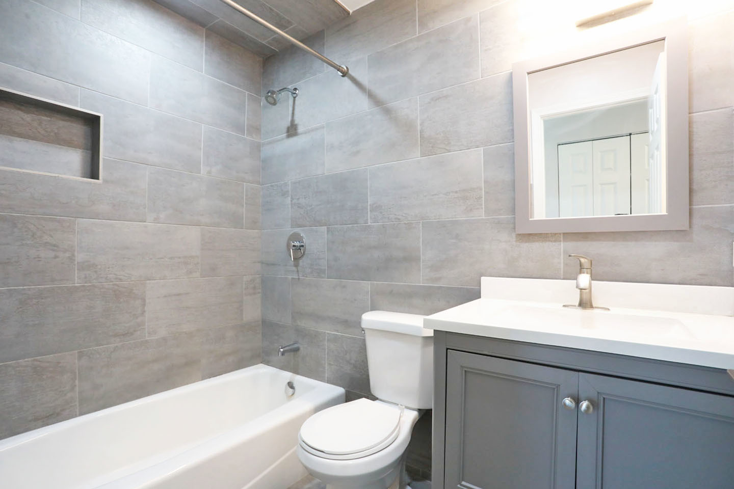 Schaumburg, IL 60193